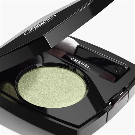 CHANEL OMBRE ESSENTIELLE Multi Use .